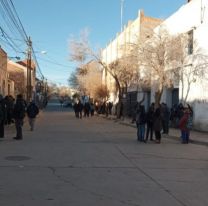 Mientras el intendente se pelea con el ministro, en La Quiaca siguen sin sueldos