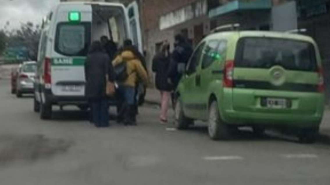 Gritos y desesperación en una escuela de Cuyaya: Jujeñito atacó a cuchillazos a su compañera