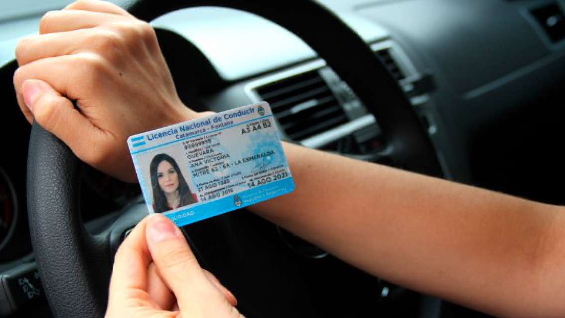 Tu licencia de conducir, tu seguro y tu cédula verde están cargadas en esta aplicación 