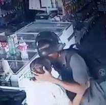 Chorro jujeño robó un celular y antes de huir le dio un beso en la boca