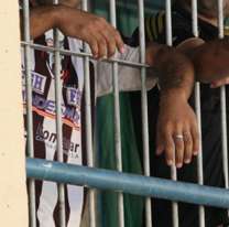 Tomó un "jugo loco", se durmió y le hicieron lo peor: grave denuncia de un preso