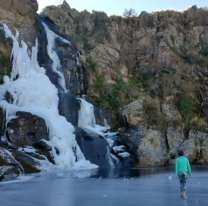 La imponente cascada jujeña que se congeló y enamoró a todos