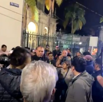 Operativo de la muni de San Salvador terminó en una lucha entre taxistas y choferes de Uber