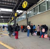 Tensión en la terminal de Jujuy: demoras y enojo por los colectivos gratuitos para votar