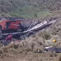 Terrible tragedia en ruta norteña: desbarrancó colectivo y hay 15 muertos