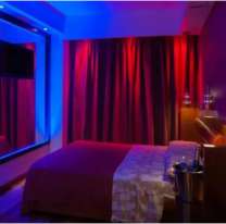 Escándalo amoroso en un 'telo': fue a buscar a su ex y estaba con su amigo